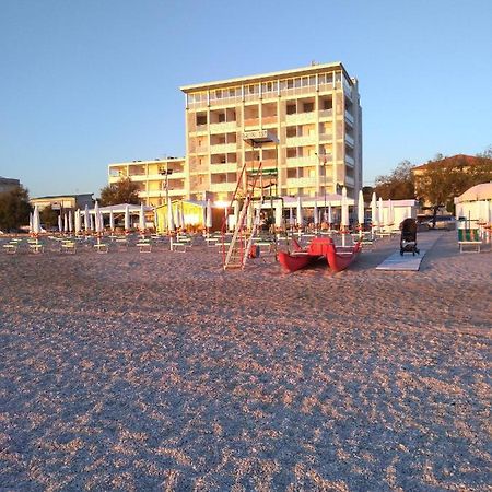 Hotel Atlantic Senigallia Extérieur photo