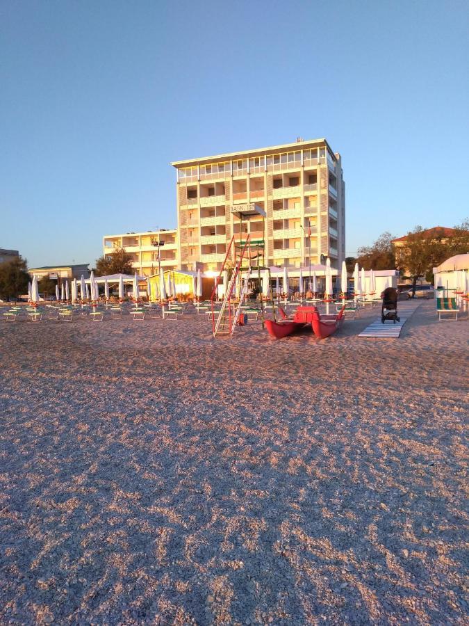 Hotel Atlantic Senigallia Extérieur photo