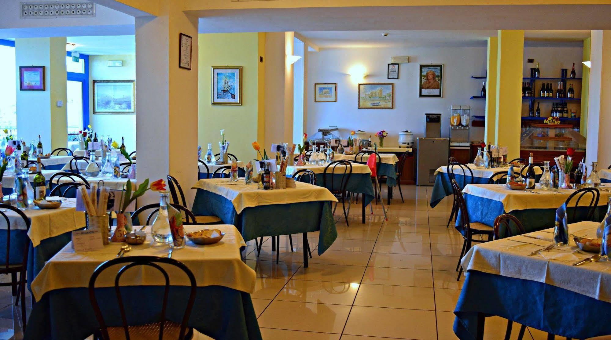 Hotel Atlantic Senigallia Extérieur photo