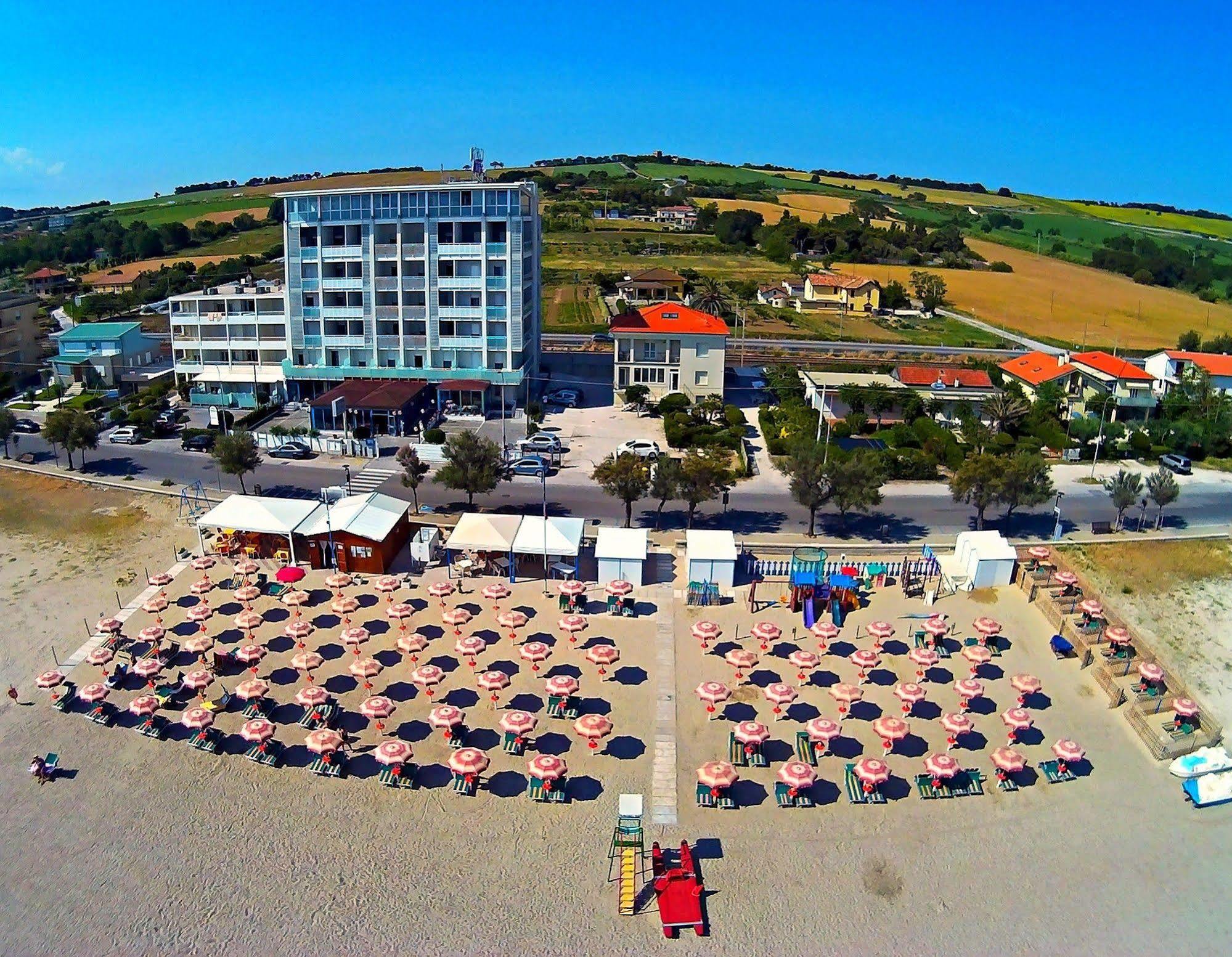 Hotel Atlantic Senigallia Extérieur photo