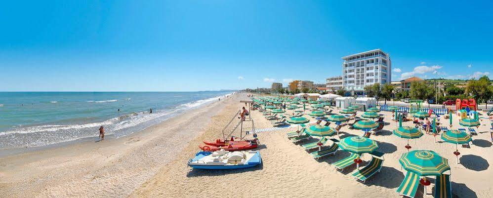Hotel Atlantic Senigallia Extérieur photo