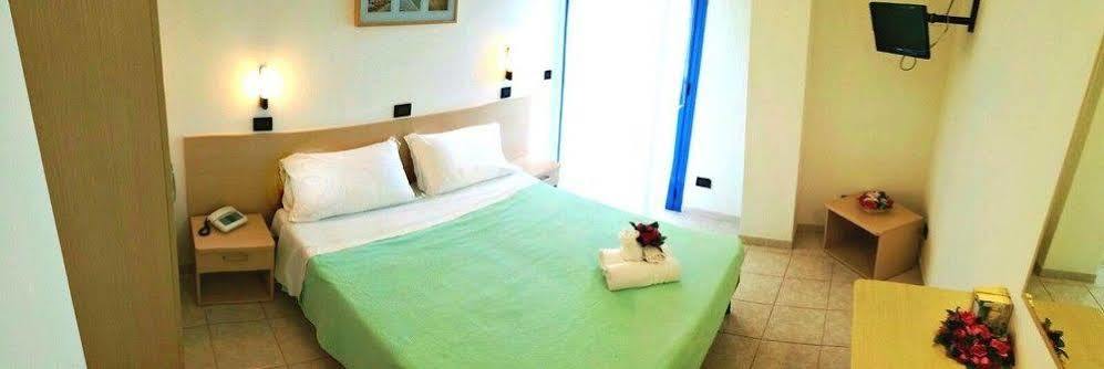 Hotel Atlantic Senigallia Extérieur photo